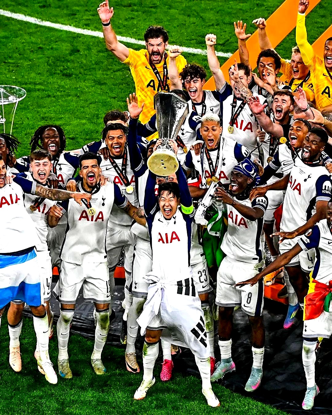 包含欧联今晚走向成谜，切尔西篮板制胜，震撼外界，年轻球员得到机会的词条