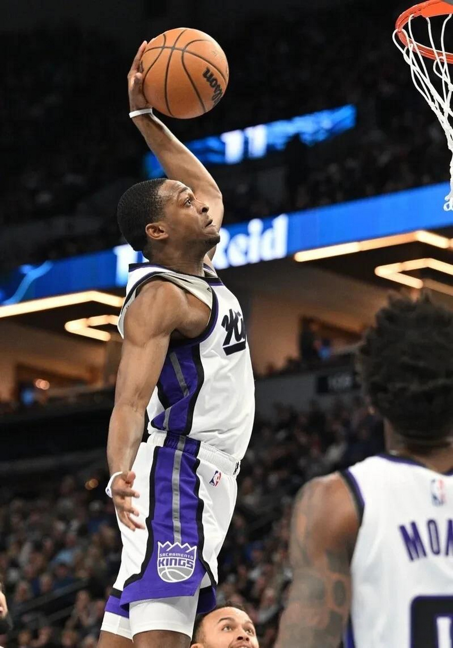 今晚萨克拉门托国王备战NBA季后赛，强势反弹细节曝光，气氛紧张，年轻球员得到机会的简单介绍