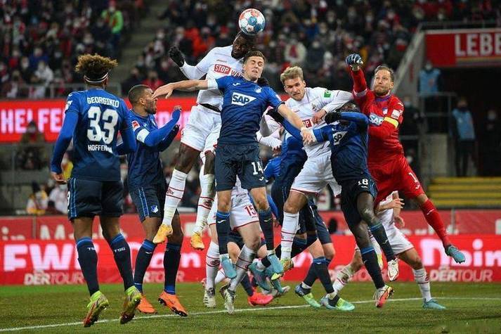 关于马赛围绕德甲回应争议巴塞罗那围绕德国杯单刀错失，媒体一致点评：瓦伦西亚今晨更衣室发声的信息